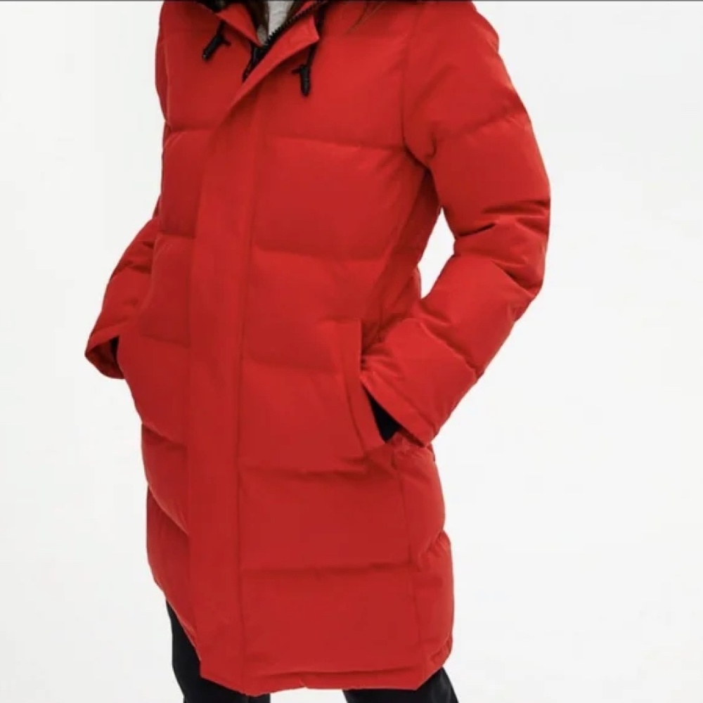Aritzia TNA St. Anton Parka in Color Red Size Small
